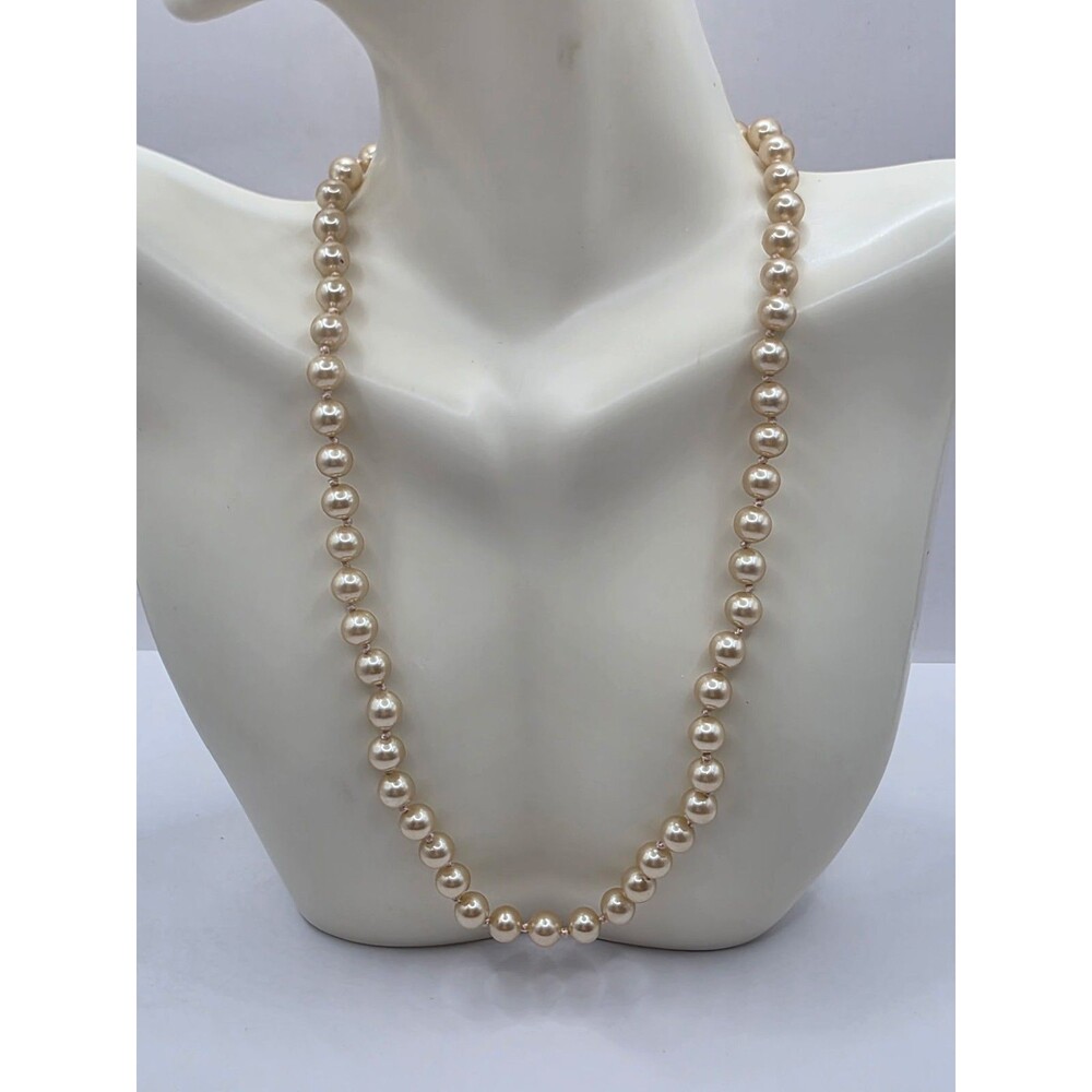 String of Classic Faux Cream Pearl Choker Necklace 16"